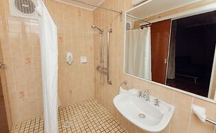 Cumberland Motor Inn