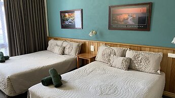 Moe Motor Inn