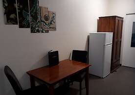 Moe Motor Inn
