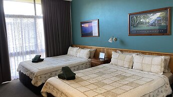 Moe Motor Inn