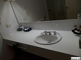 Moe Motor Inn