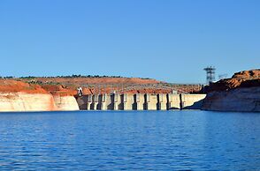 Lake Powell Resort