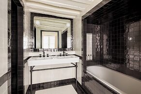Pavillon de la Reine & Spa, Place des Vosges