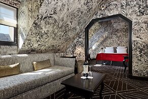 Pavillon de la Reine & Spa, Place des Vosges