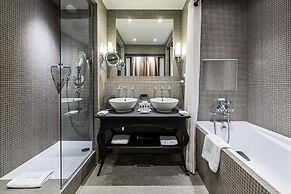 Pavillon de la Reine & Spa, Place des Vosges