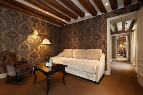 Pavillon de la Reine & Spa, Place des Vosges