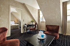 Pavillon de la Reine & Spa, Place des Vosges