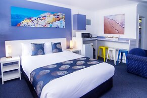 Crescent Motel
