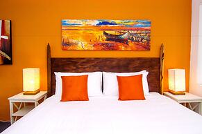 Crescent Motel
