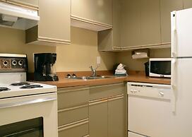Rosellen Suites At Stanley Park