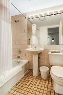 Rosellen Suites At Stanley Park