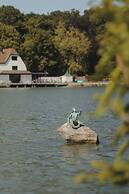 Martin's Château du Lac