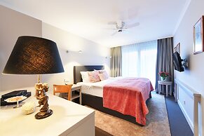 Admiral Hotel