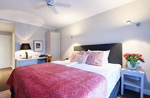 Admiral Hotel