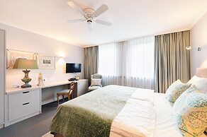 Admiral Hotel
