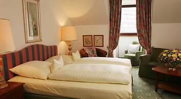 Admiral Hotel