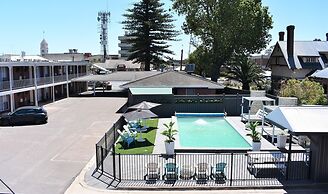Townhouse Motor Inn