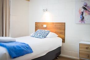 Plainsman Motel