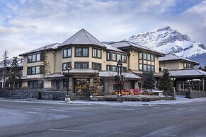 Elk + Avenue Hotel