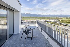 Hilton Geneva Hotel and Conference Centre