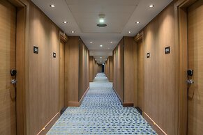 Hilton Geneva Hotel and Conference Centre