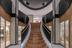 Hilton Geneva Hotel and Conference Centre