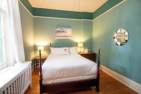 Hochelaga Inn