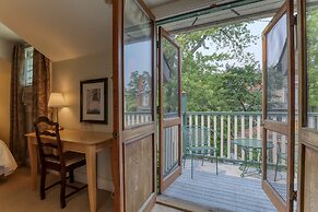Hochelaga Inn