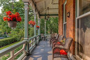 Hochelaga Inn