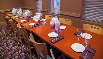 iHOTEL & Conference Center Red Deer
