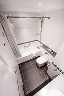 Crowne Plaza Leeds by IHG