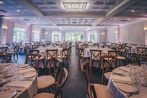 Elm Hurst Inn & Spa