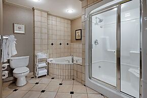 Best Western Plus Port O'Call Hotel