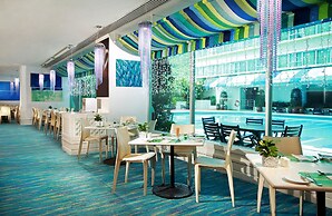 Regal Riverside Hotel