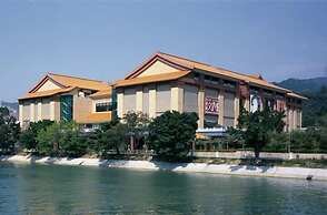 Regal Riverside Hotel