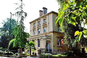 Victoria Square Hotel