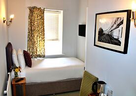 Victoria Square Hotel