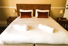 Victoria Square Hotel