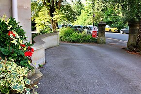 Victoria Square Hotel