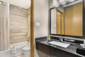 Best Western Plus Country Meadows Inn