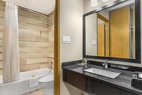 Best Western Plus Country Meadows Inn