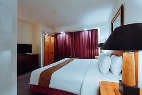 Surabaya Suites Hotel Powered by Archipelago