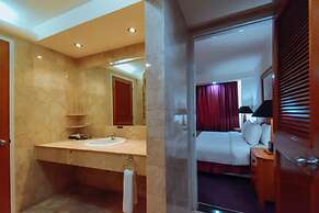 Surabaya Suites Hotel Powered by Archipelago