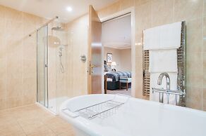 Parkway Hotel & Spa