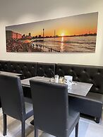 Hotel Palm Premium