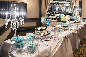 Chateau Lacombe Hotel