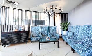 The Blue Waters Hotel
