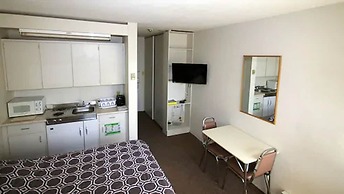 Alexandra Hotel
