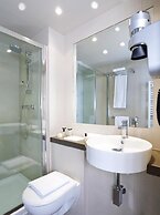 Hôtel de Neuve Le Marais by Happyculture