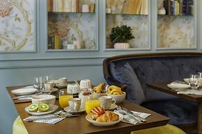 Hôtel de Neuve Le Marais by Happyculture